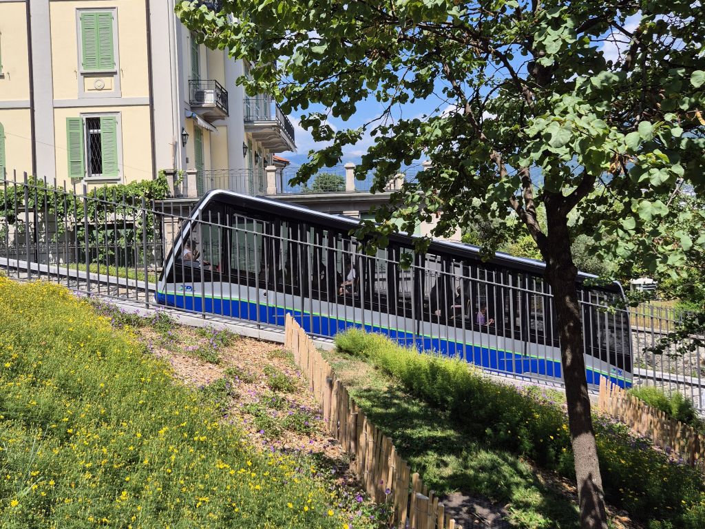 Standseilbahn zum Bahnhof in Lugano