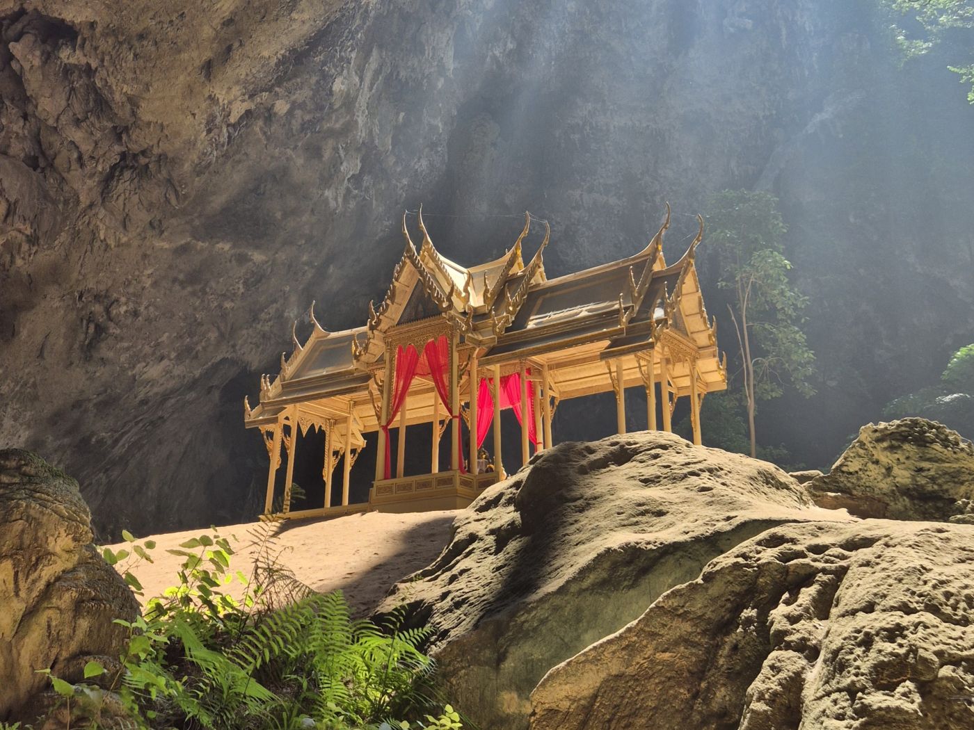 Khuha-Kharuehat-Pavillon in der Phraya Nakhon Cave