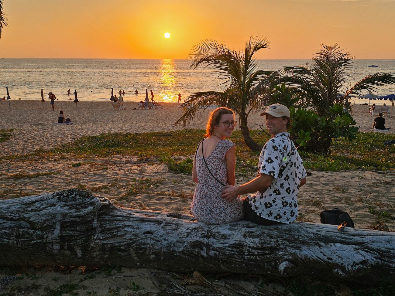 Chris und Theresa von Reisekröten auf Phuket, am Karon Strand