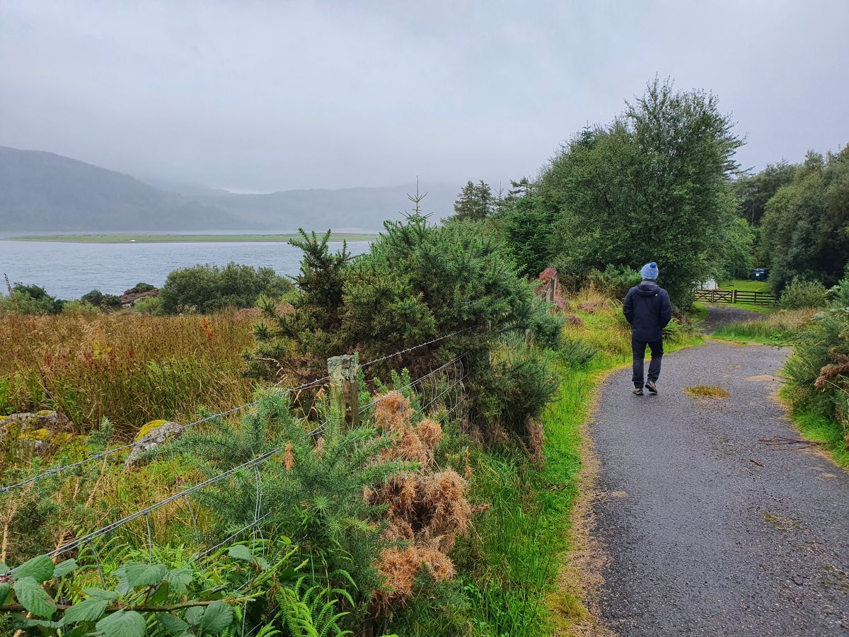 Chris von Reisekröten bei Regenwetter in Schottland