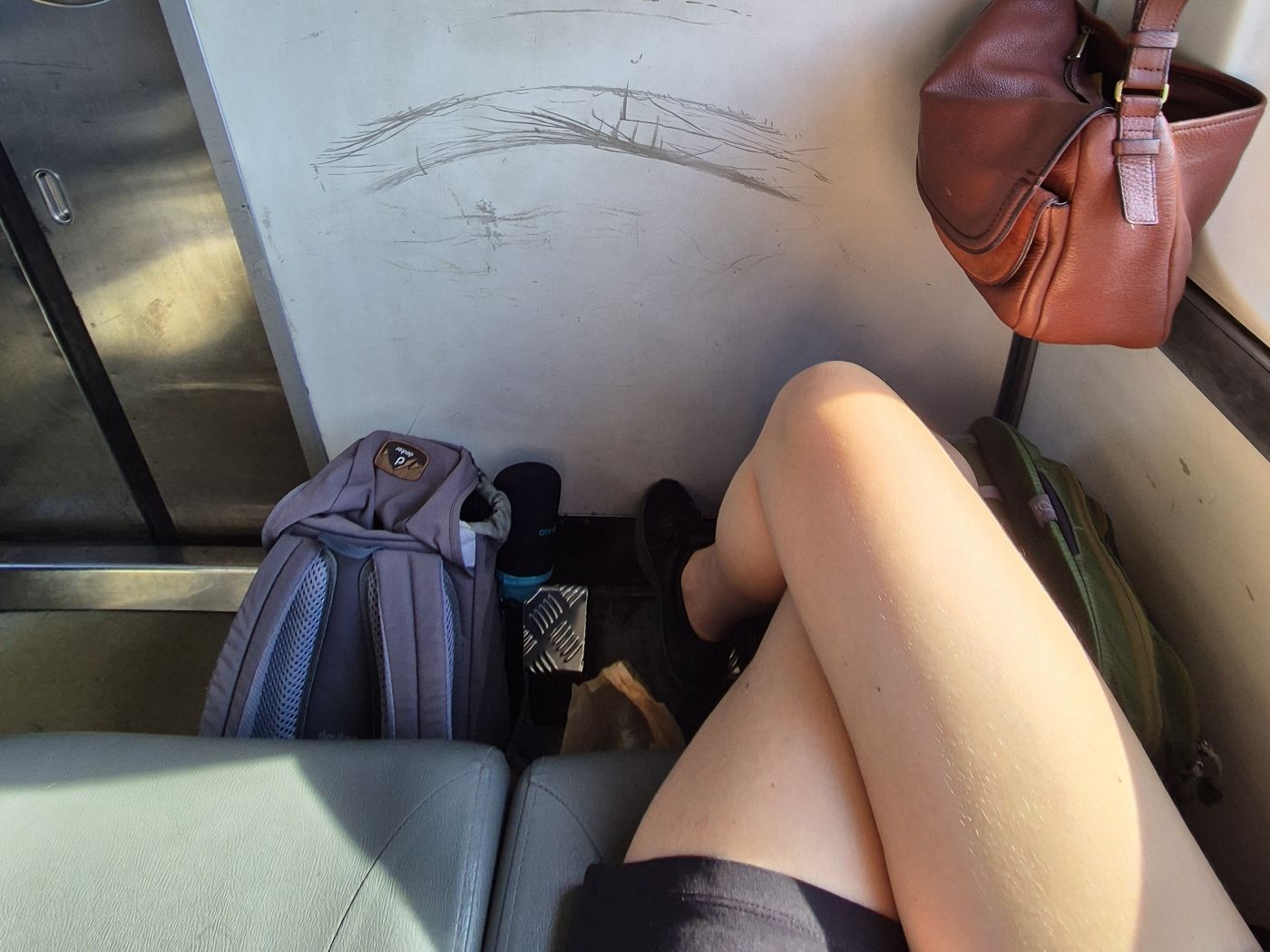 Beinfreiheit im Zug in Thailand