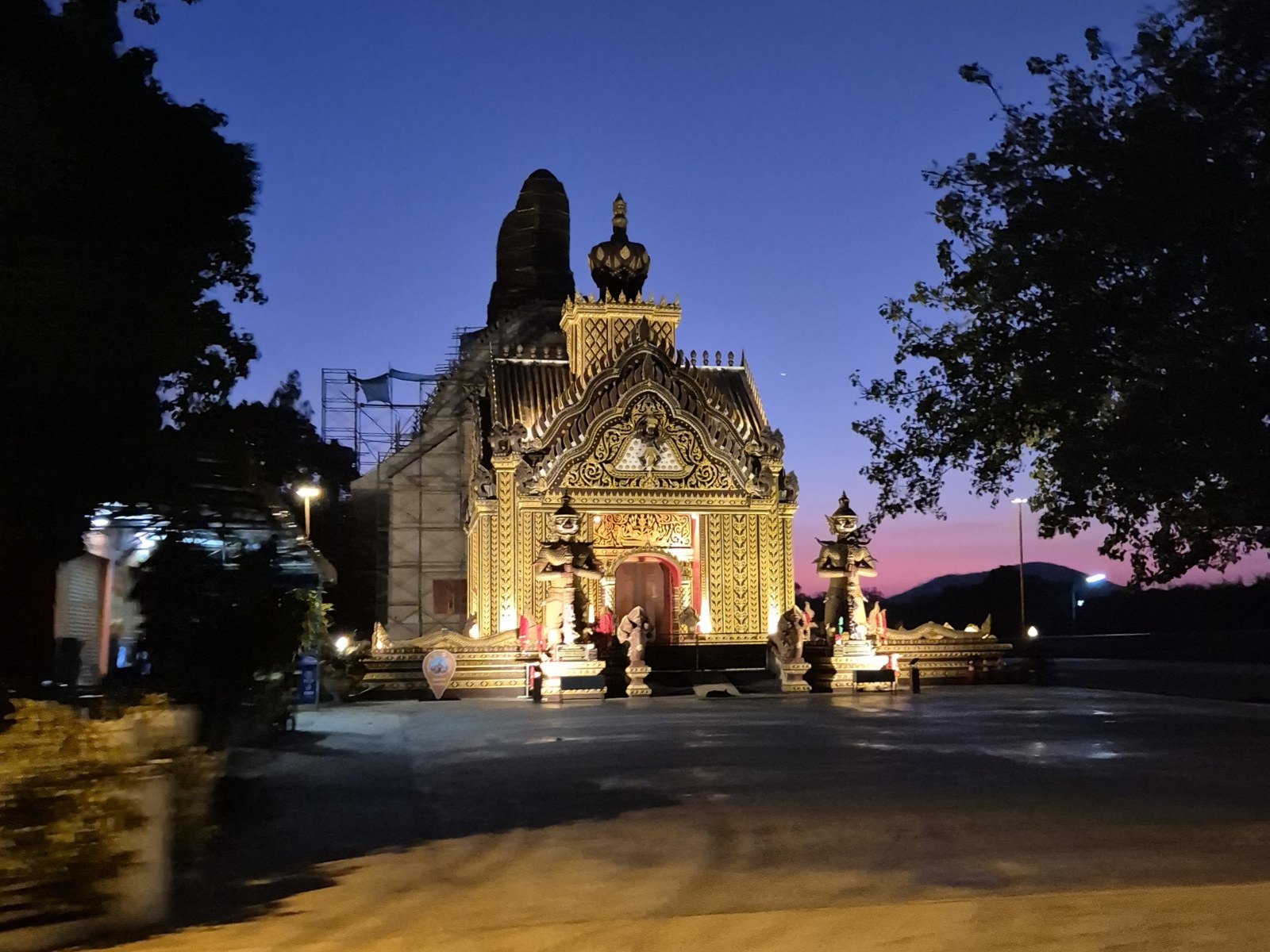 Tempel Wat Khao Kalok in Pran Buri