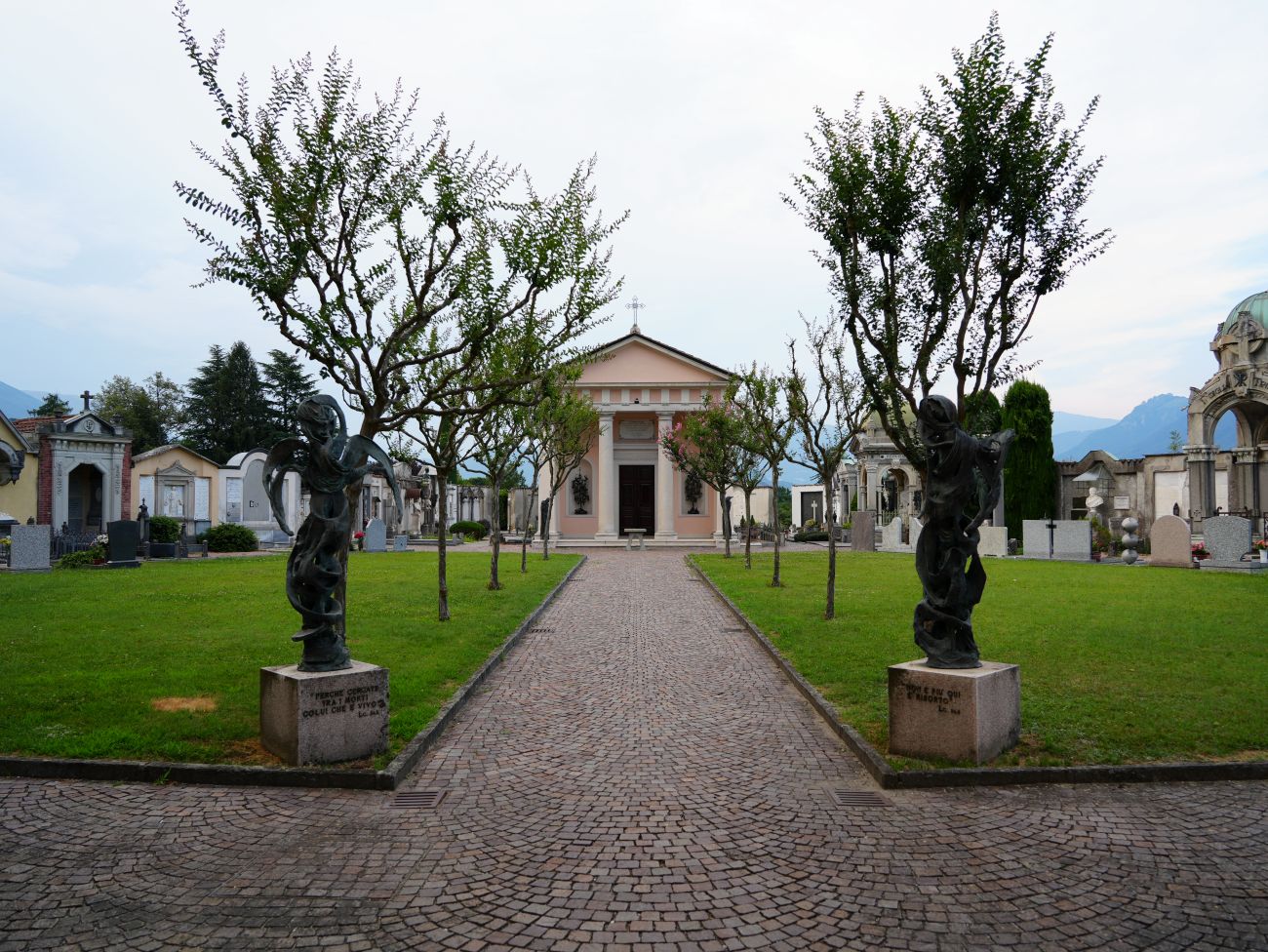 Friedhof in Gentilino, der Friedhof von Collina d'Oro