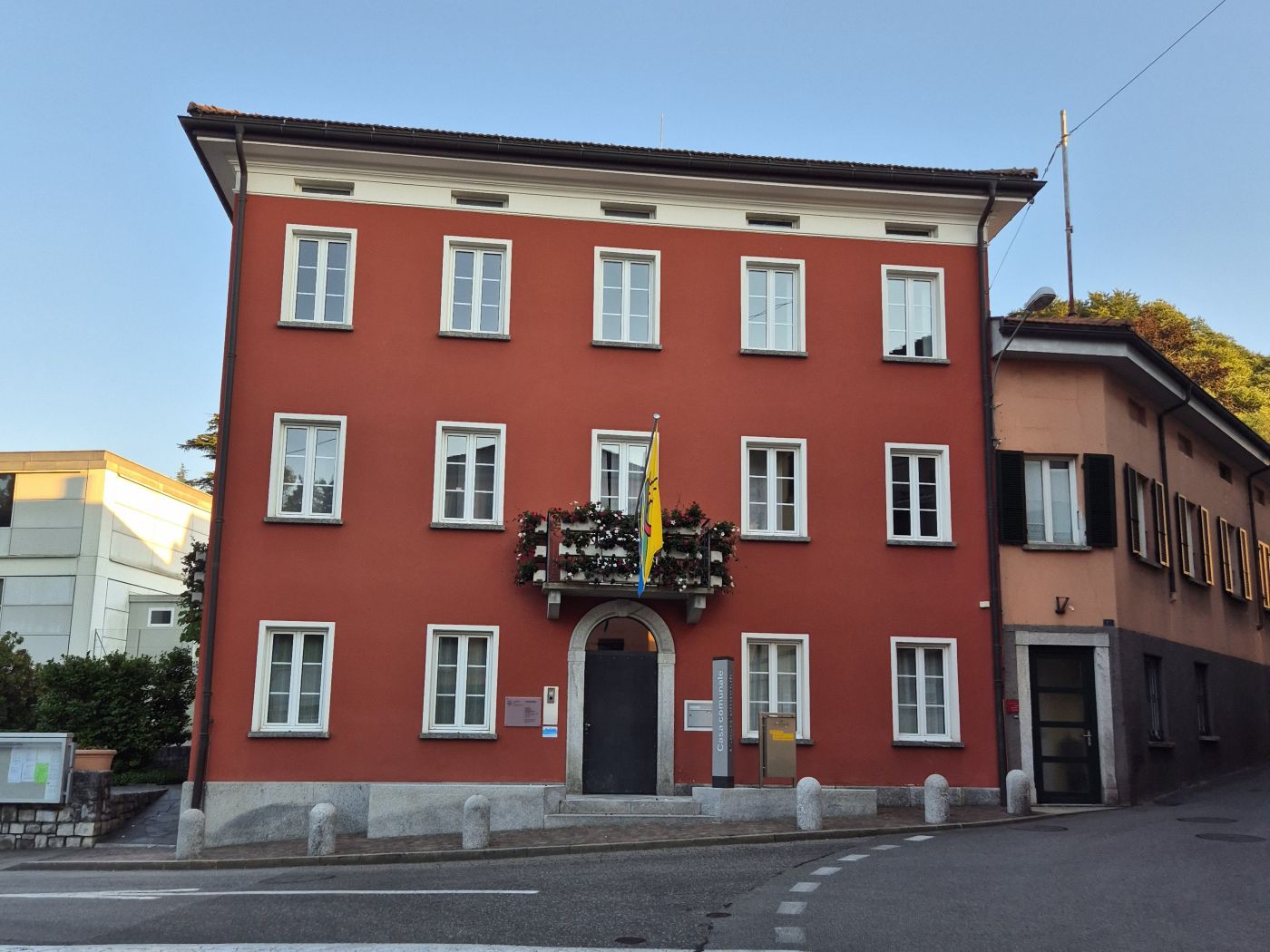 Rathaus Collina d'Oro