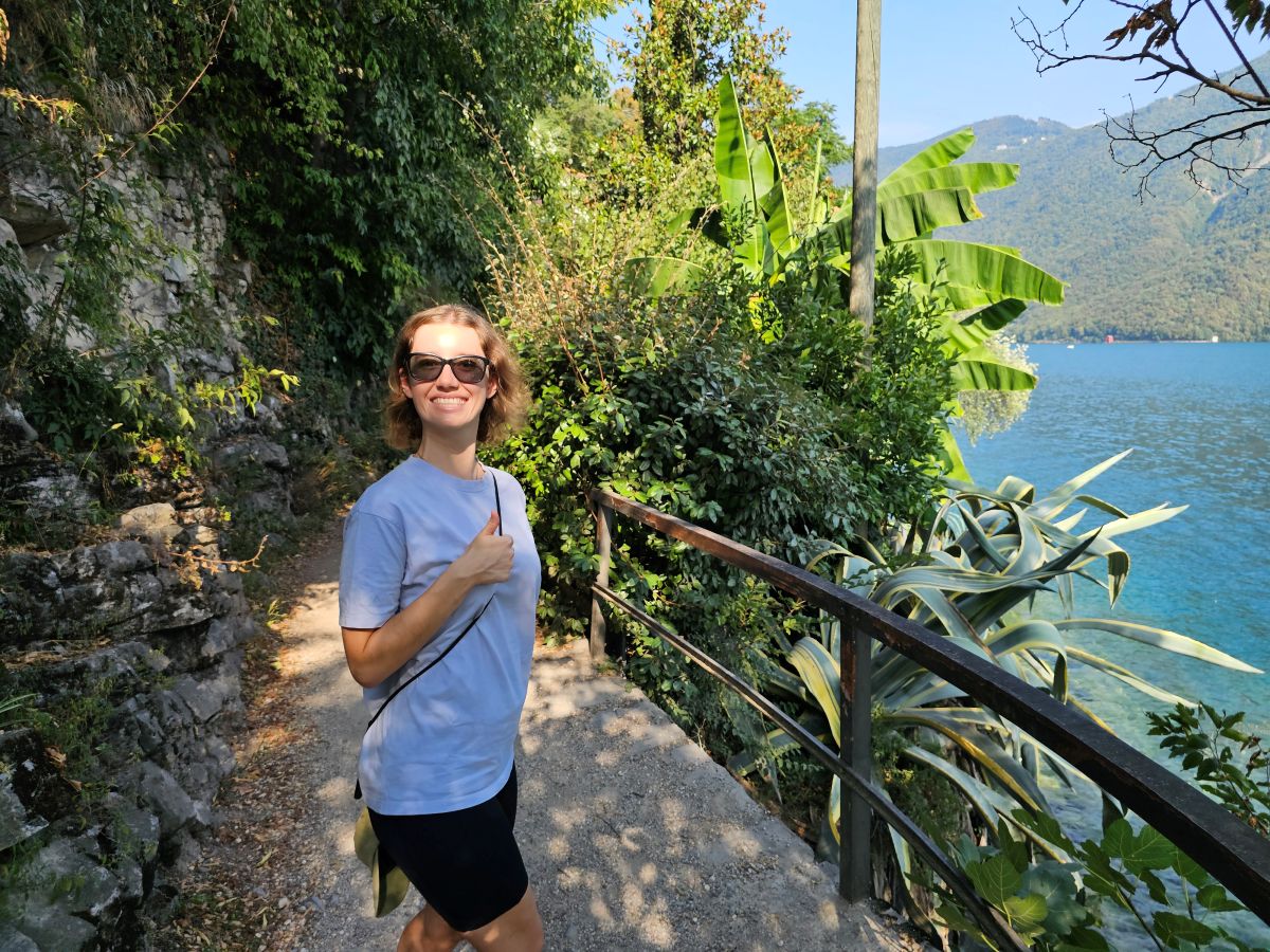 Theresa von reisekröten, auf dem Olivenbaumwanderweg von Lugano nach Gandria