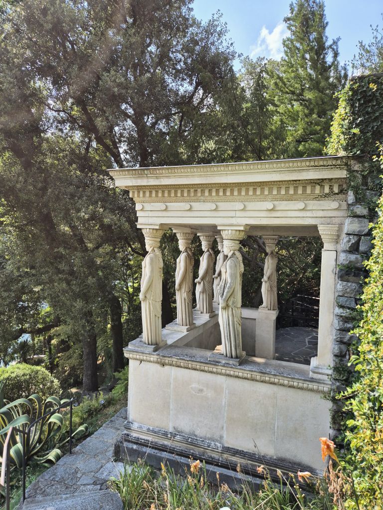 Portal der Jungfrauen, Parco Scherrer, Morcote