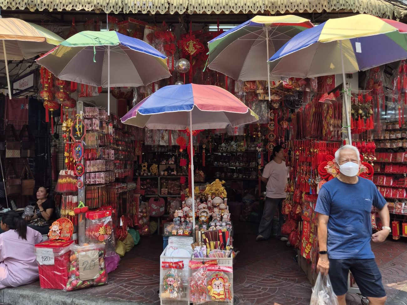 Unterwegs auf dem Sampheng Market in Bangkok Chinatown