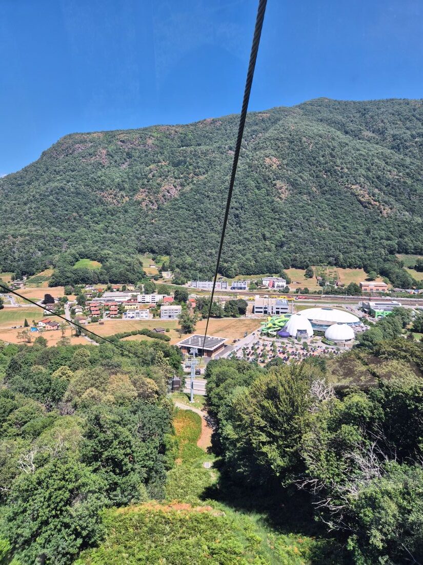 Mit der Seilbahn auf den Monte Tamaro