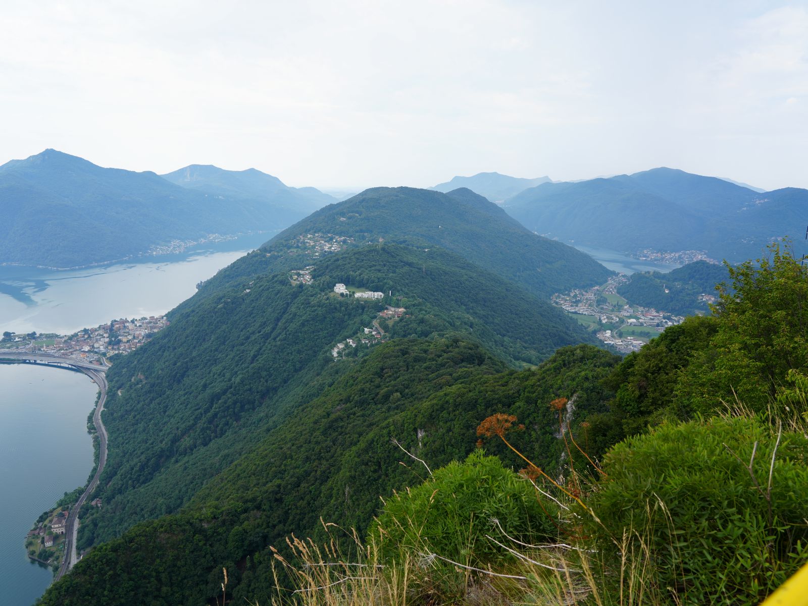 Blick auf den Grat vom San Salvatore in Richtung Morcote