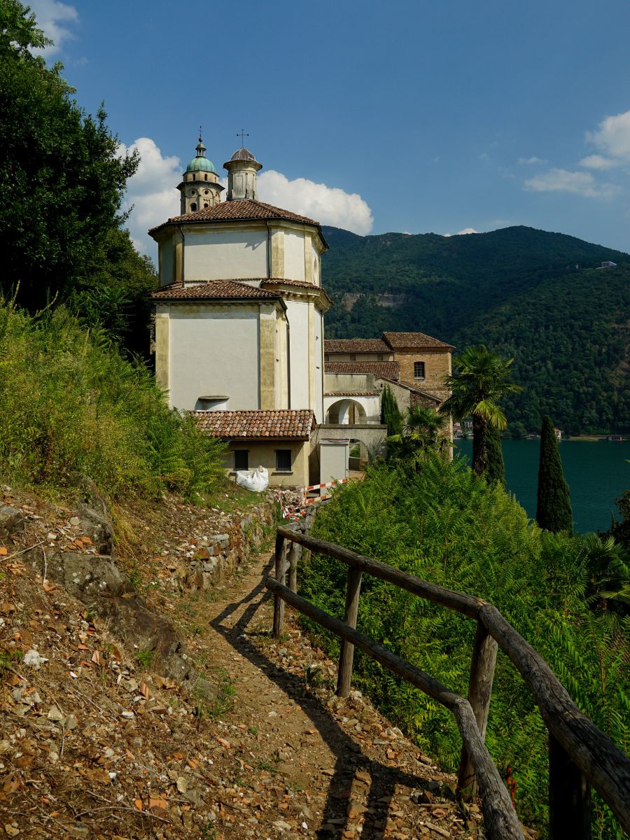 Pfad vom Oratorio Sant'Antonio da Padova in Morcote zum Parco Scherrer