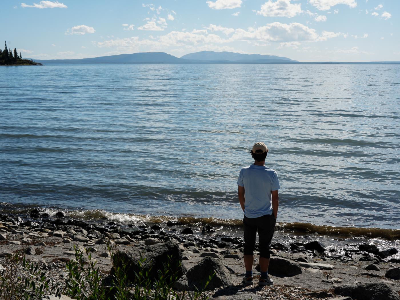 Chris von Reisekröten, Autor dieses Reisebericht, am Lake Yellowstone